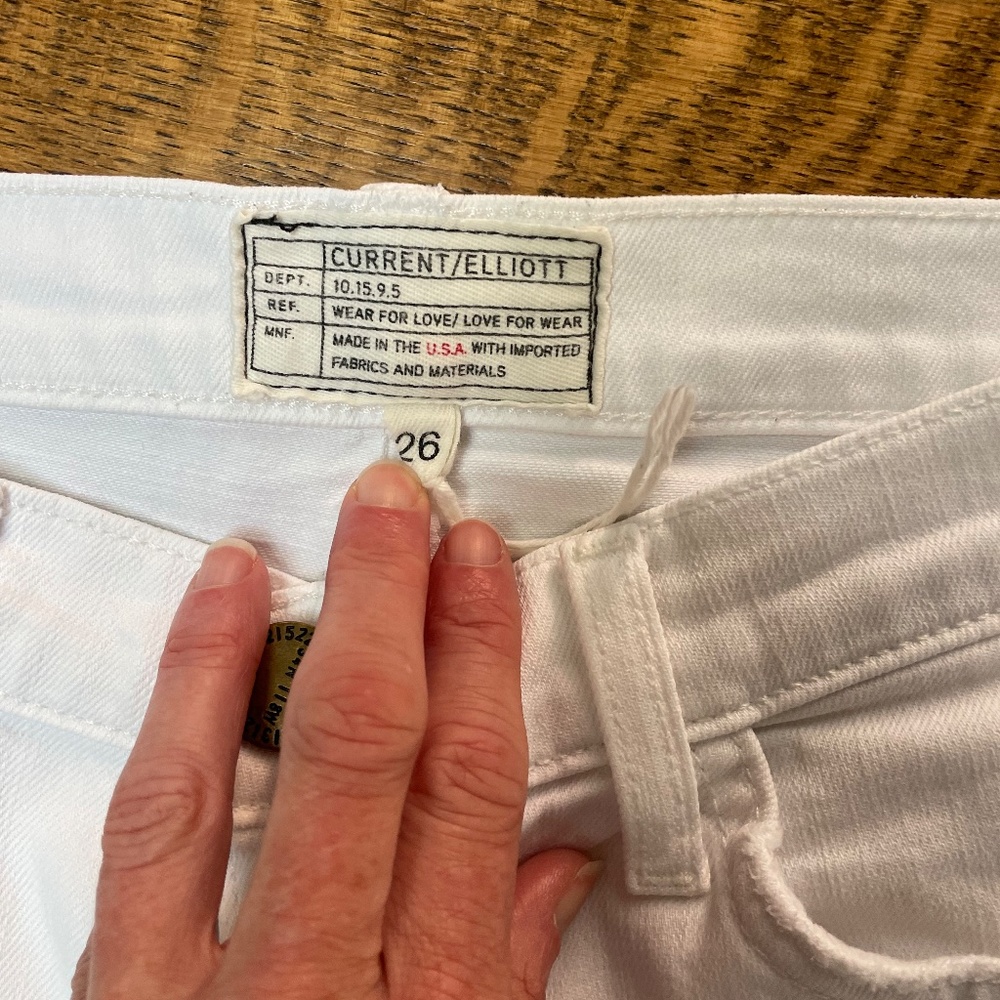Current/Elliott-size 26- distressed knees - Picture 9 of 9